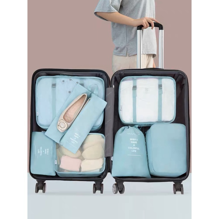 checklist de mala de mão para viajar com criança organizado em mochila infantil